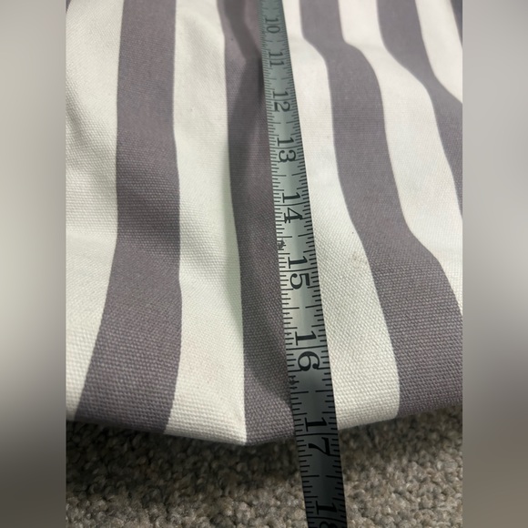 Victoria’s Secret striped tote bag - Picture 4 of 11